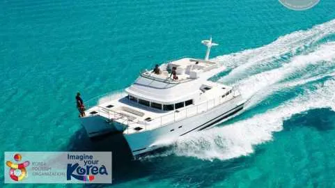 Yacht Holic Busan Yacht Public Tour: Gwangan-ri＆Haeundae | South Korea