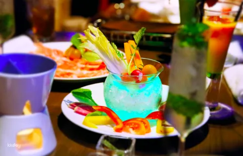 Roppongi MAHOU Dining Bar OSMAND: Magic Show x Restaurant in Tokyo | Japan